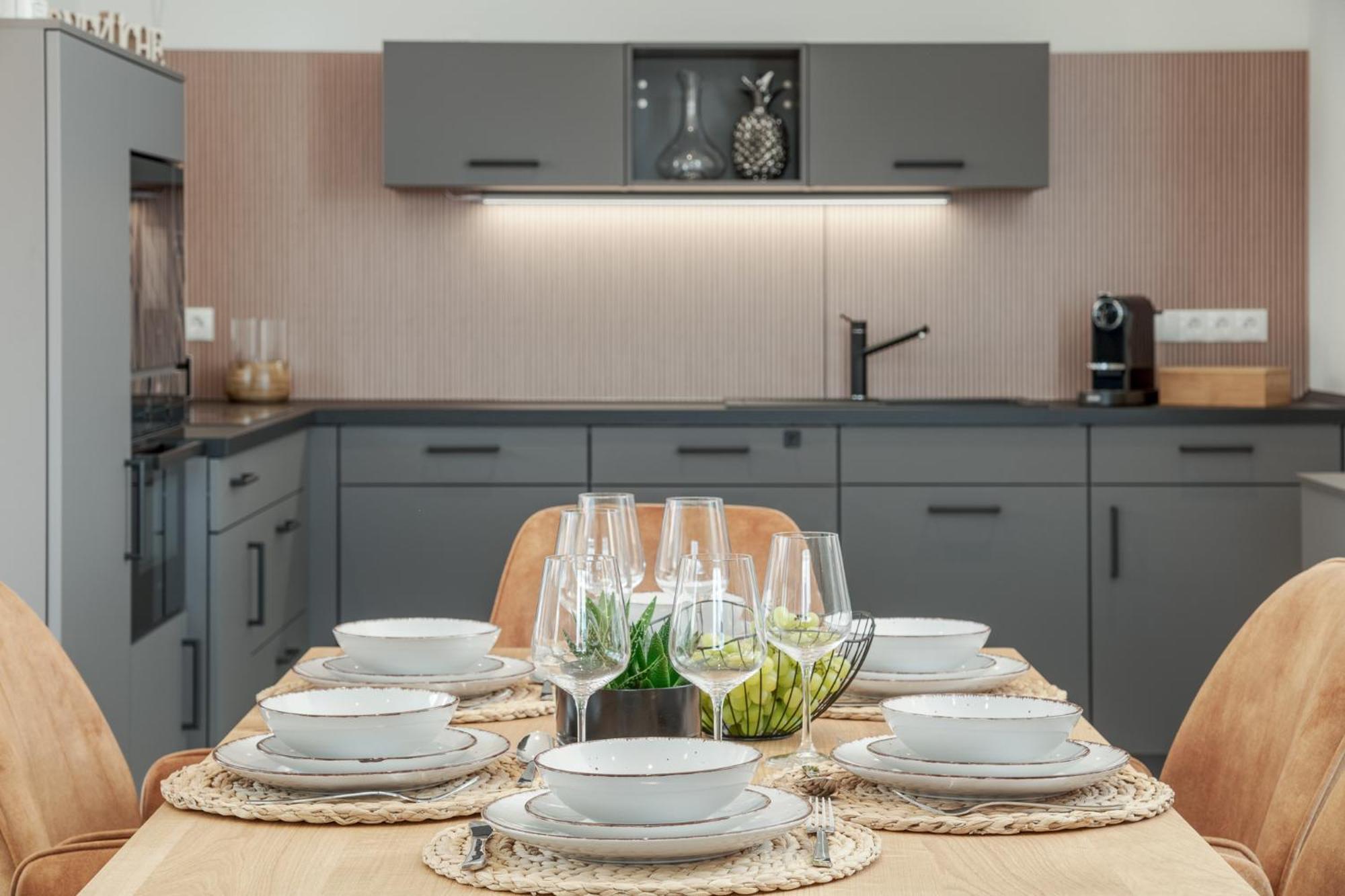 Fenjoy: Ferienapartment In Neubau / Balkon / Bbq بيرناو ام شيمسي المظهر الخارجي الصورة